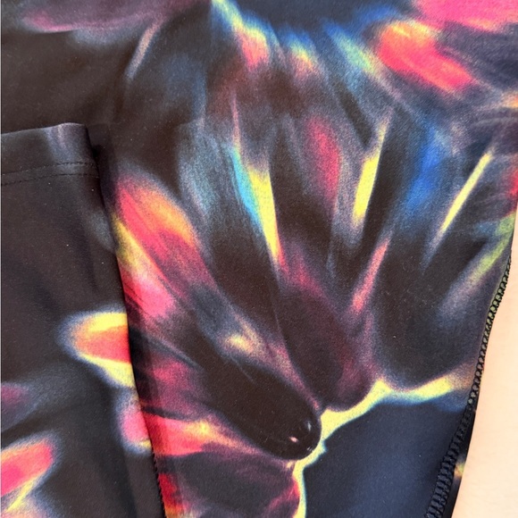 Reebok women’s Colorful Tie-Dye Leggings - Picture 2 of 3